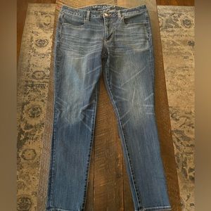 In excellent condition American eagle jeggings in 12 short